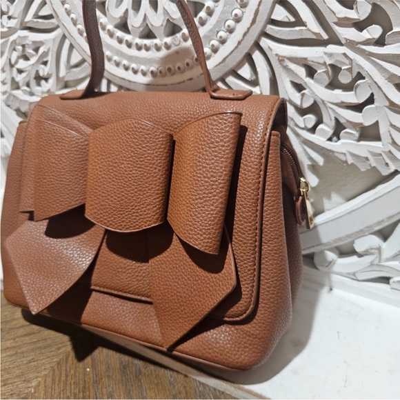 Elegant Brown Bow Handbag - Picture 2 of 6